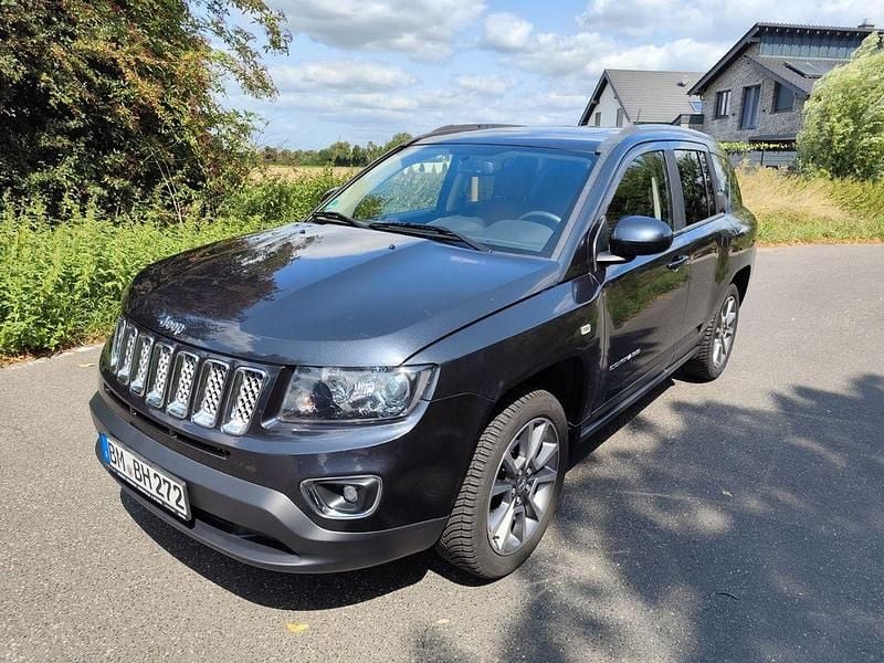 Grau Gebraucht 2014 Jeep Compass Limited SUV | 12.800 € (Teuer) - Bild 1/4