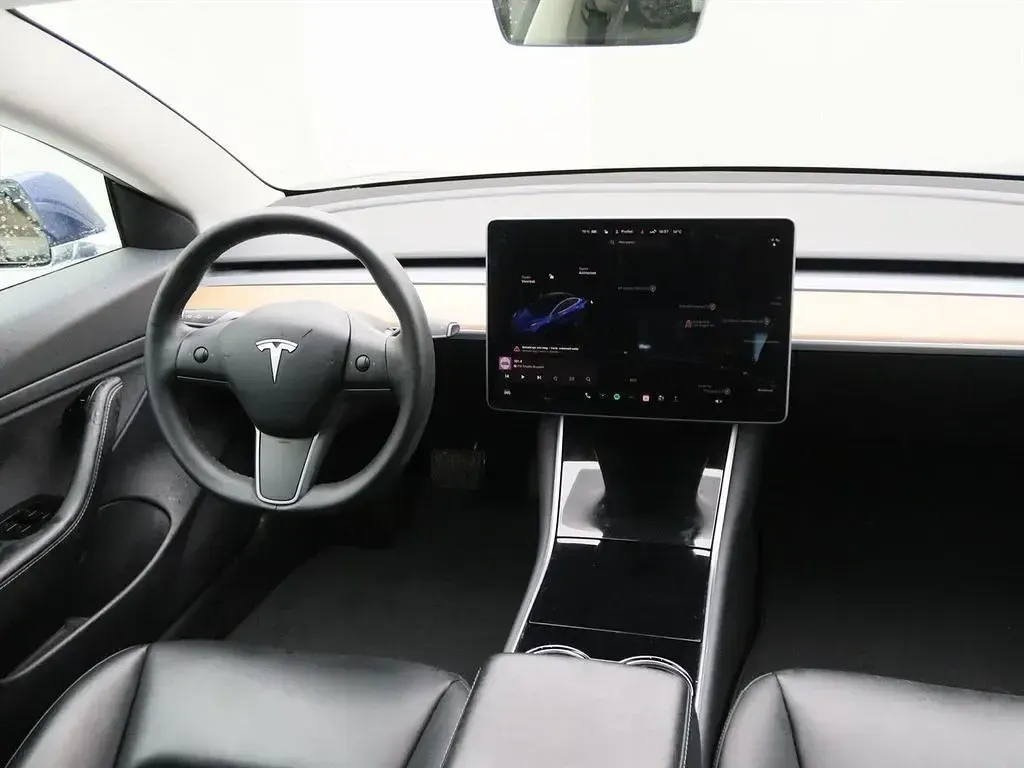 Gebraucht Tesla Model 3 Standard Range 225 kW (306 PS) 2020 Blau Limousine