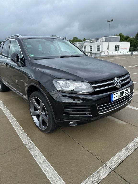Schwarz Gebraucht 2012 VW Touareg Edition SUV | 16.750 € (Fairer Preis) - Bild 1/4