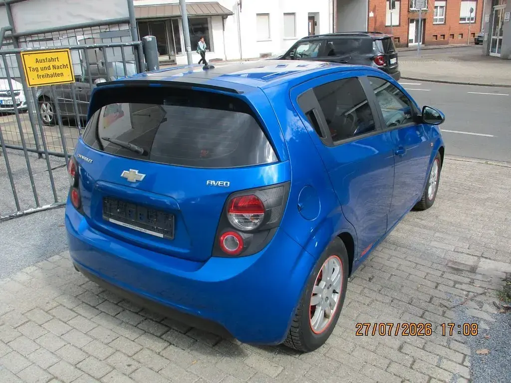 Gebraucht Chevrolet Aveo LT 101 PS (74 kW) 2012 Blau Kleinwagen
