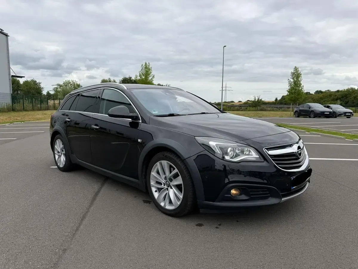 Gebraucht Opel Insignia Country Tourer 170 PS (125 kW) 2016 Schwarz Kombi