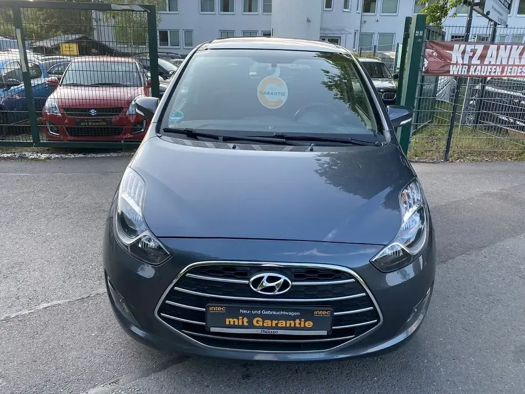 Gebraucht Hyundai ix20 Space Plus 125 PS (91 kW) 2019 Micron grey / met Kleinwagen