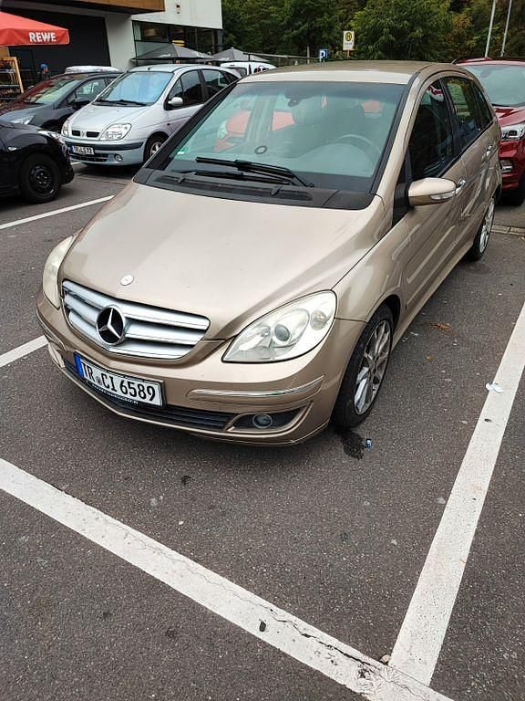 Gold Gebraucht 2005 Mercedes B170 Van / Kleinbus | 2.990 € (Fairer Preis) - Bild 1/2