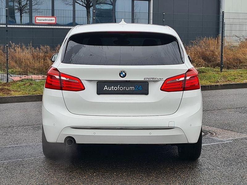 Gebraucht BMW 225 Active Tourer Luxury Line 136 PS (100 kW) 2016 Weiß Van / Kleinbus