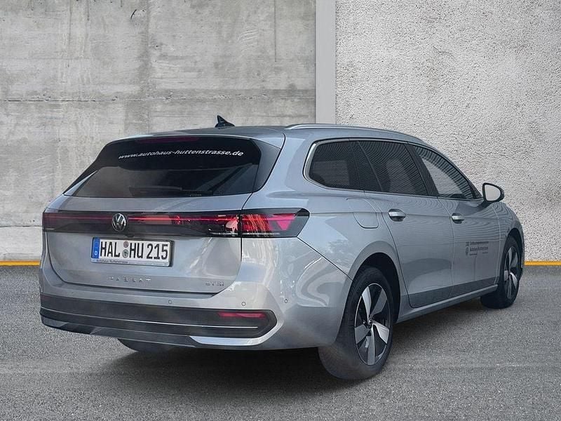 Gebraucht VW Passat Business 150 PS (110 kW) 2026 Oyster silver metallic Kombi