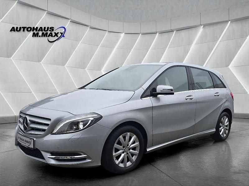 Silber Gebraucht 2013 Mercedes B180 Van / Kleinbus | 14.500 € (Fairer Preis) - Bild 1/4