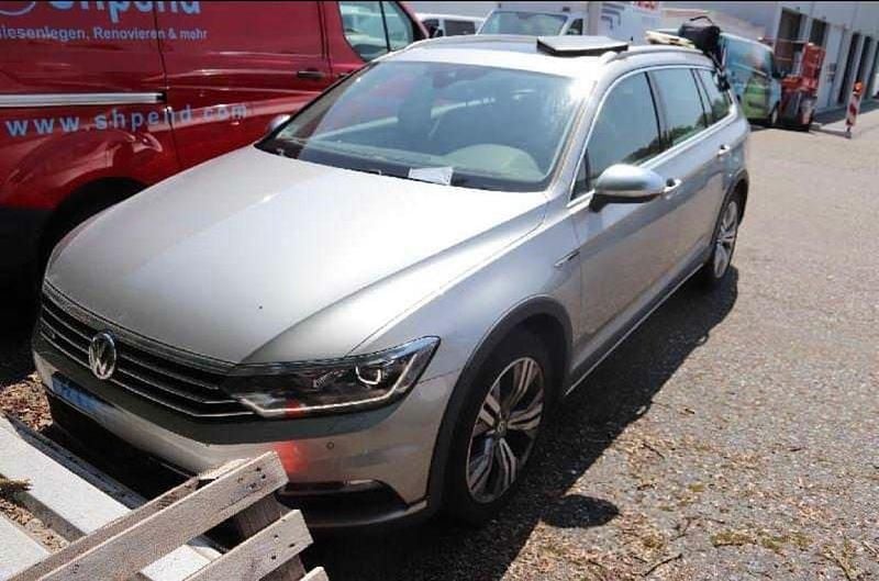 Silber Gebraucht 2016 VW Passat Alltrack Kombi | 20.990 € (Fairer Preis) - Bild 1/3