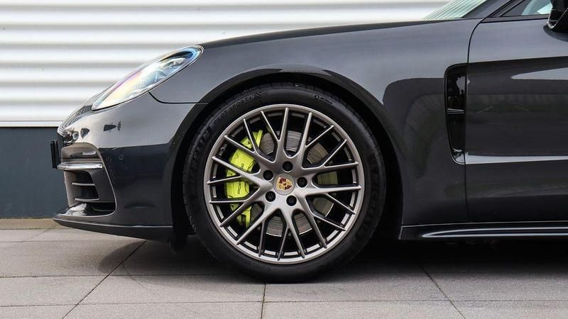 Gebraucht Porsche Panamera Sport Turismo 330 PS (242 kW) 2018 Grau Limousine