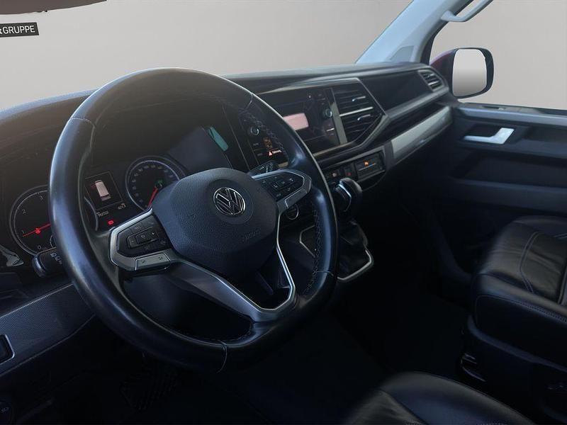Używany VW T6.1 199 KM (146 kW) 2020 Czerwony Van