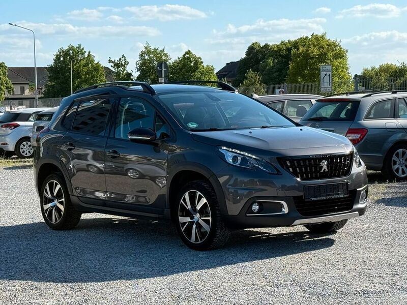Grau Gebraucht 2019 Peugeot 2008 Allure GT-Line SUV | 11.950 € (Guter Preis) - Bild 1/4