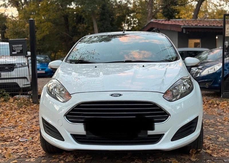 Gebraucht Ford Fiesta 82 PS (60 kW) 2013 Weiß Kleinwagen