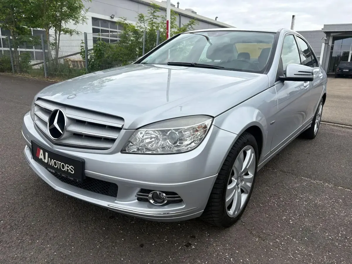 Gebraucht Mercedes C200 Avantgarde 184 PS (135 kW) 2009 Silber Limousine
