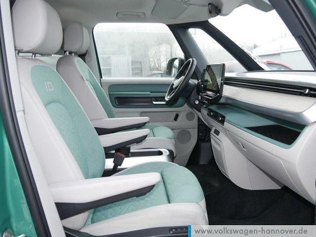 Gebraucht VW ID. Buzz Pro 150 kW (204 PS) 2023 Candyweiß/bay leaf green meta Van / Kleinbus