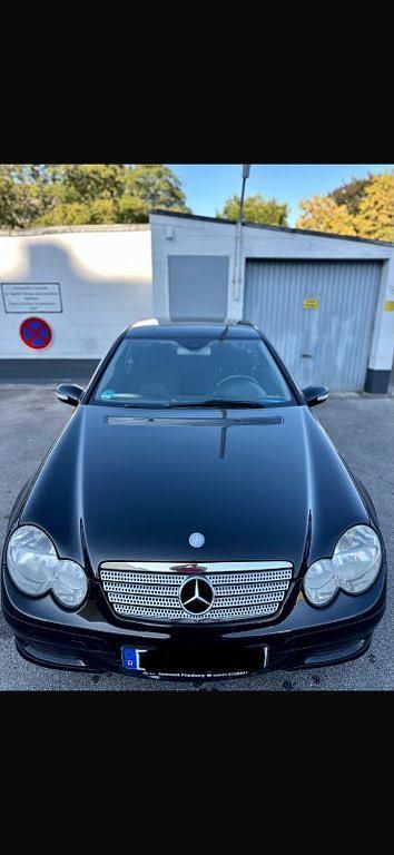 Gebraucht Mercedes C180 143 PS (105 kW) 2005 Schwarz Coupé