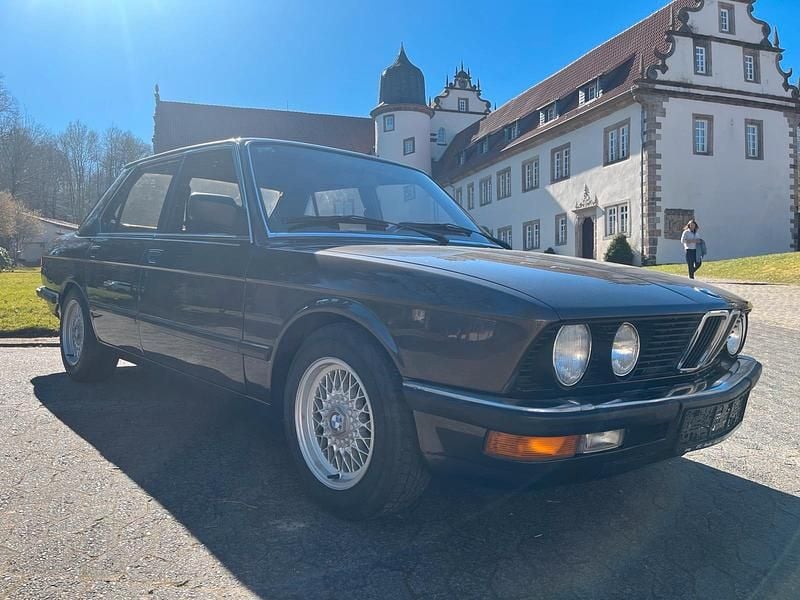 Gebraucht BMW 524 114 PS (83 kW) 1986 Braun Limousine