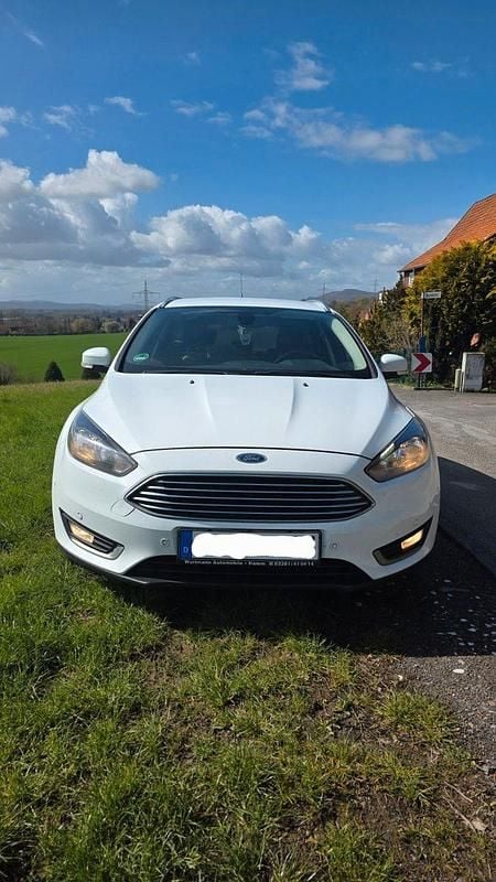 Gebraucht Ford Focus Titanium 120 PS (88 kW) 2016 Weiß Kombi