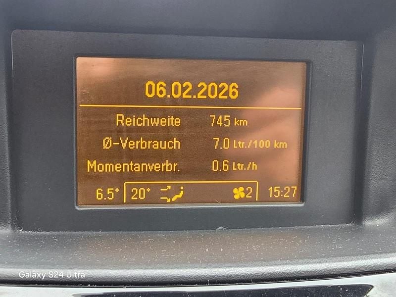 Usado Opel Corsa Color Edition 101 HP (74 kW) 2010 Citadino