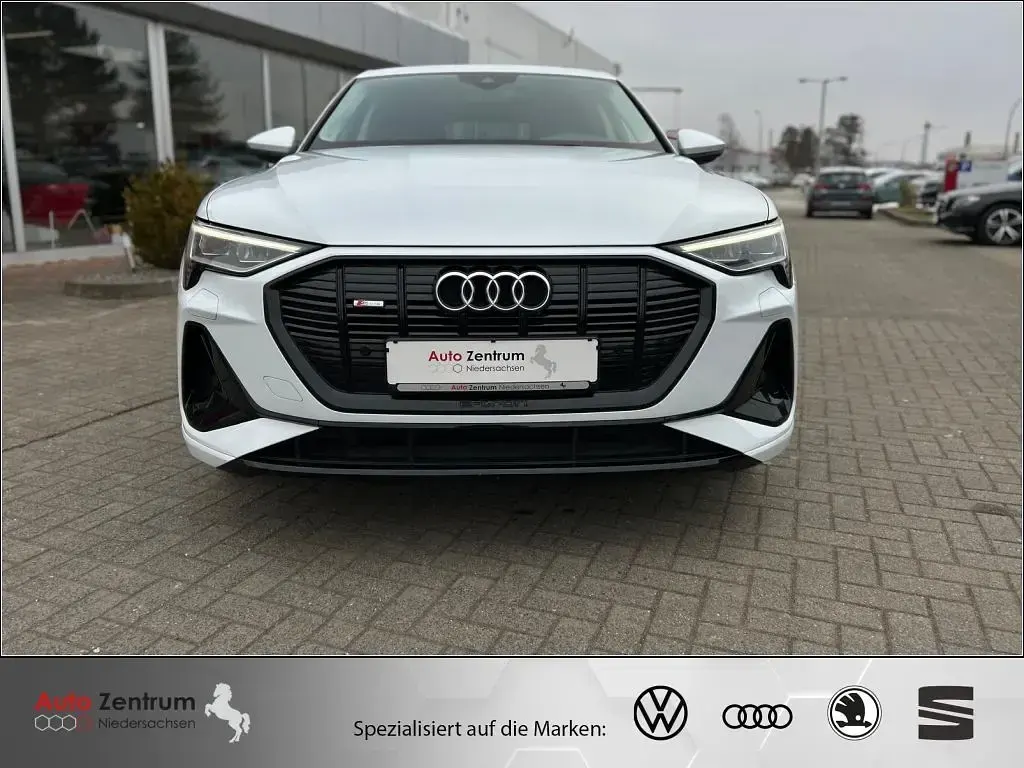 Gebraucht Audi e-tron S-Line 300 kW (408 PS) 2022 Glacier white metallic SUV