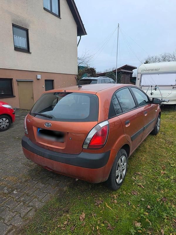 Gebraucht Kia Rio 97 PS (71 kW) 2009 Orange Kleinwagen