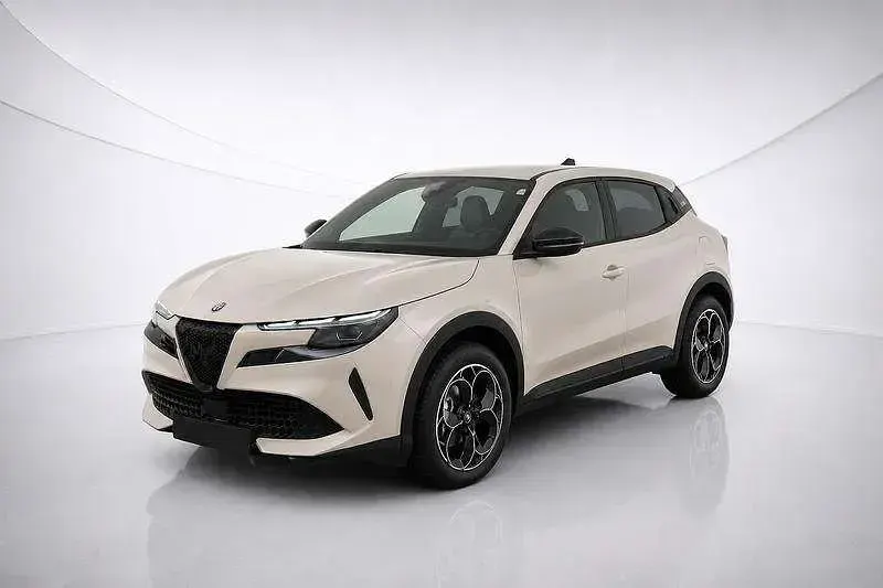 Occasion Alfa Romeo Junior 114 kW (156 ch) 2025 Beige SUV