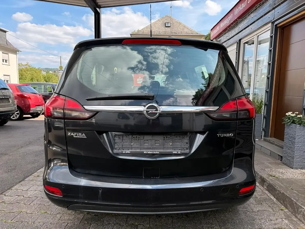 Gebraucht Opel Zafira Tourer Edition 140 PS (102 kW) 2012 Schwarz Van / Kleinbus