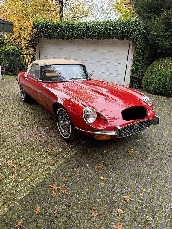 Second-hand Jaguar E-Type 268 CP (197 kW) 1974 Roșu Cabrio