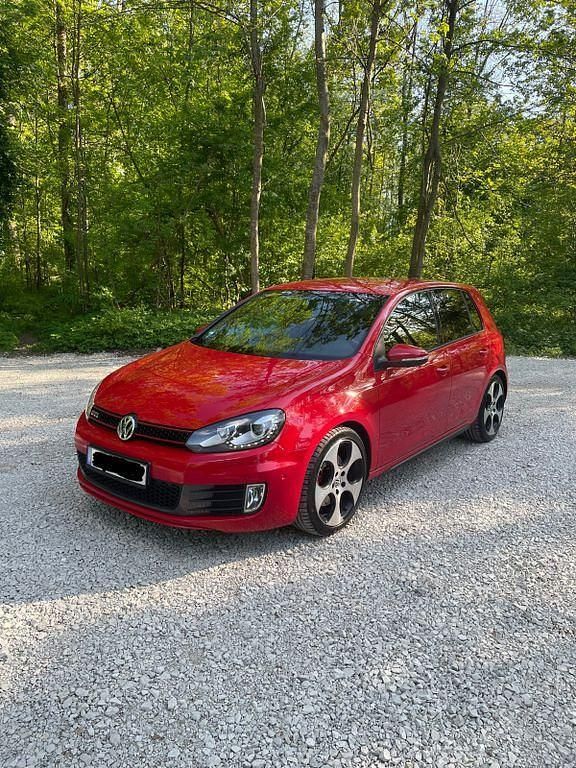 Rot Gebraucht 2011 VW Golf VI GTI Limousine | 13.900 € (Etwas zu teuer) - Bild 1/4