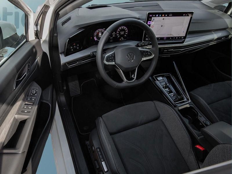 Gebraucht VW Golf VIII 150 PS (110 kW) 2025 Weiß Kleinwagen