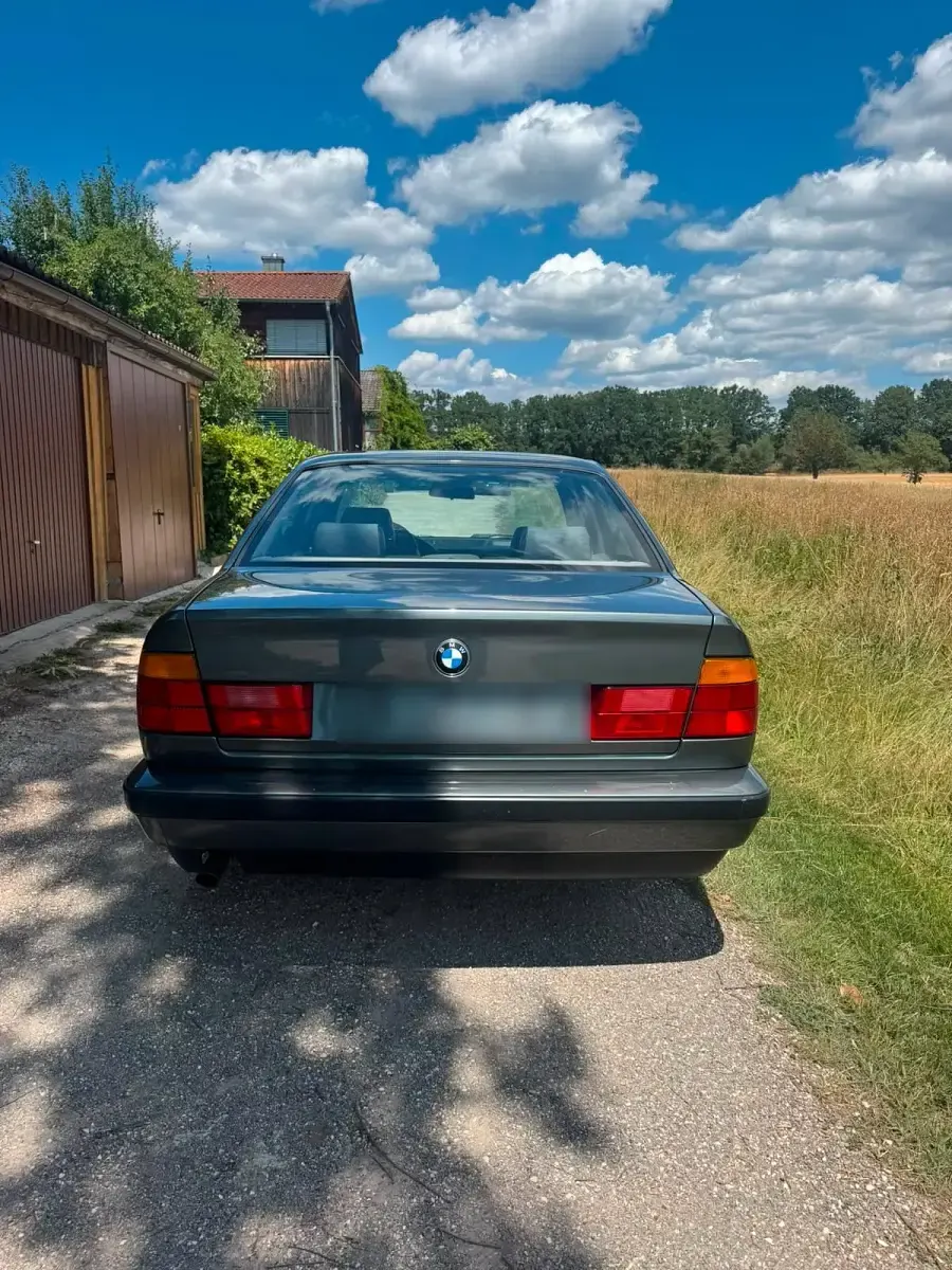 Gebraucht BMW 520 130 PS (95 kW) 1989 Grau Limousine
