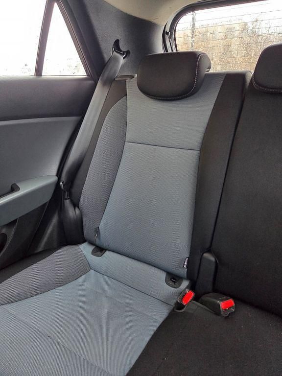 Gebraucht Hyundai i20 75 PS (55 kW) 2017 Schwarz Limousine