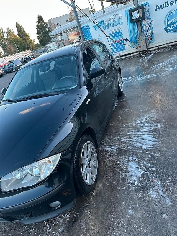 Schwarz Gebraucht 2006 BMW 116 Kleinwagen | 1.800 € - Bild 1/4