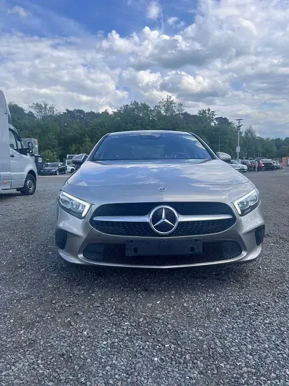Gebraucht Mercedes A200 150 PS (110 kW) 2020 Silber Limousine