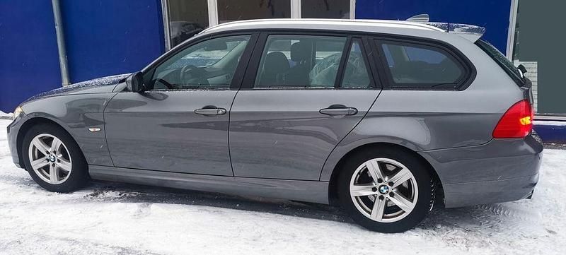 Gebraucht BMW 318 Comfort Edition 143 PS (105 kW) 2012 Grau Kombi