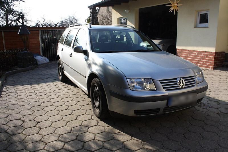 Usata VW Bora 115 CV (84 kW) 2000 Grigio Station wagon
