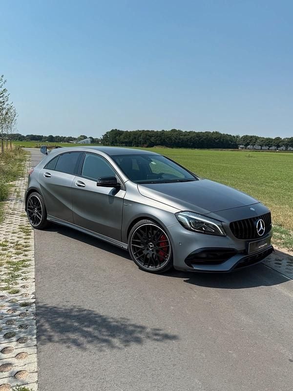 Grau Gebraucht 2017 Mercedes A45 AMG AMG Kleinwagen | 22.999 € (Superpreis) - Bild 1/4