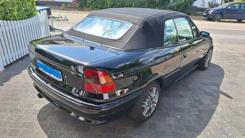 Gebraucht Opel Astra Cabriolet Edition 116 PS (85 kW) 1998 Schwarz Cabrio