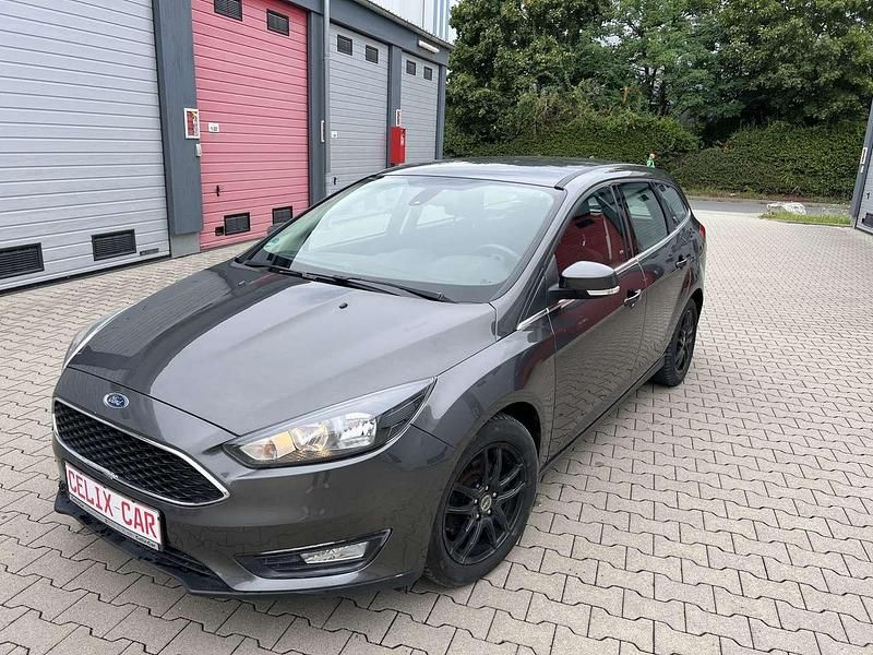 Grau Gebraucht 2016 Ford Focus Kombi | 5.690 € (Guter Preis) - Bild 1/4