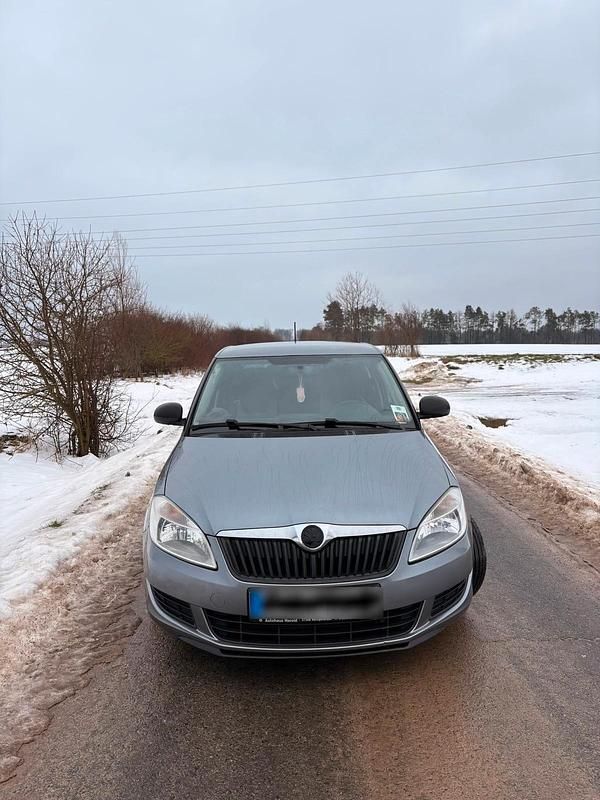 Gebraucht Skoda Fabia 70 PS (51 kW) 2012 Grau Limousine