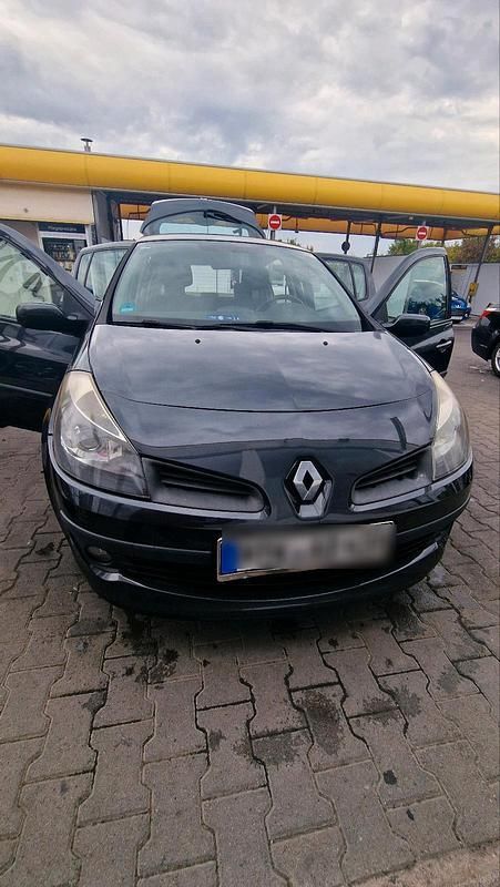 Blau Gebraucht 2007 Renault Clio II Dynamique Limousine | 990 € (Guter Preis) - Bild 1/4