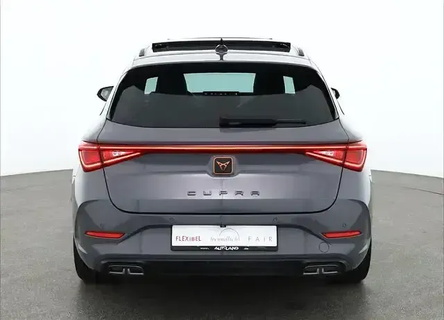 Second-hand Cupra Leon 150 CP (110 kW) 2024 Gri