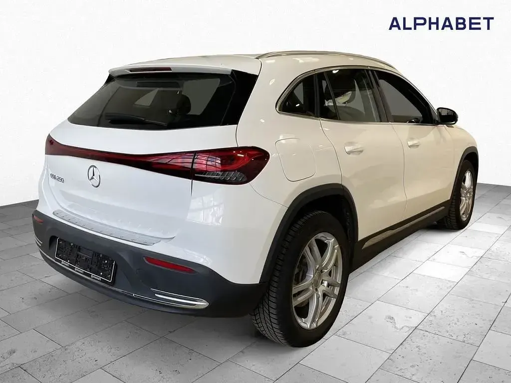 Gebraucht Mercedes EQA250 Progressive 139 kW (190 PS) 2022 Weiß SUV