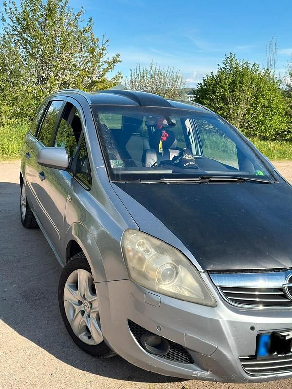 Gebraucht Opel Zafira 150 PS (110 kW) 2010 Silber Van / Kleinbus
