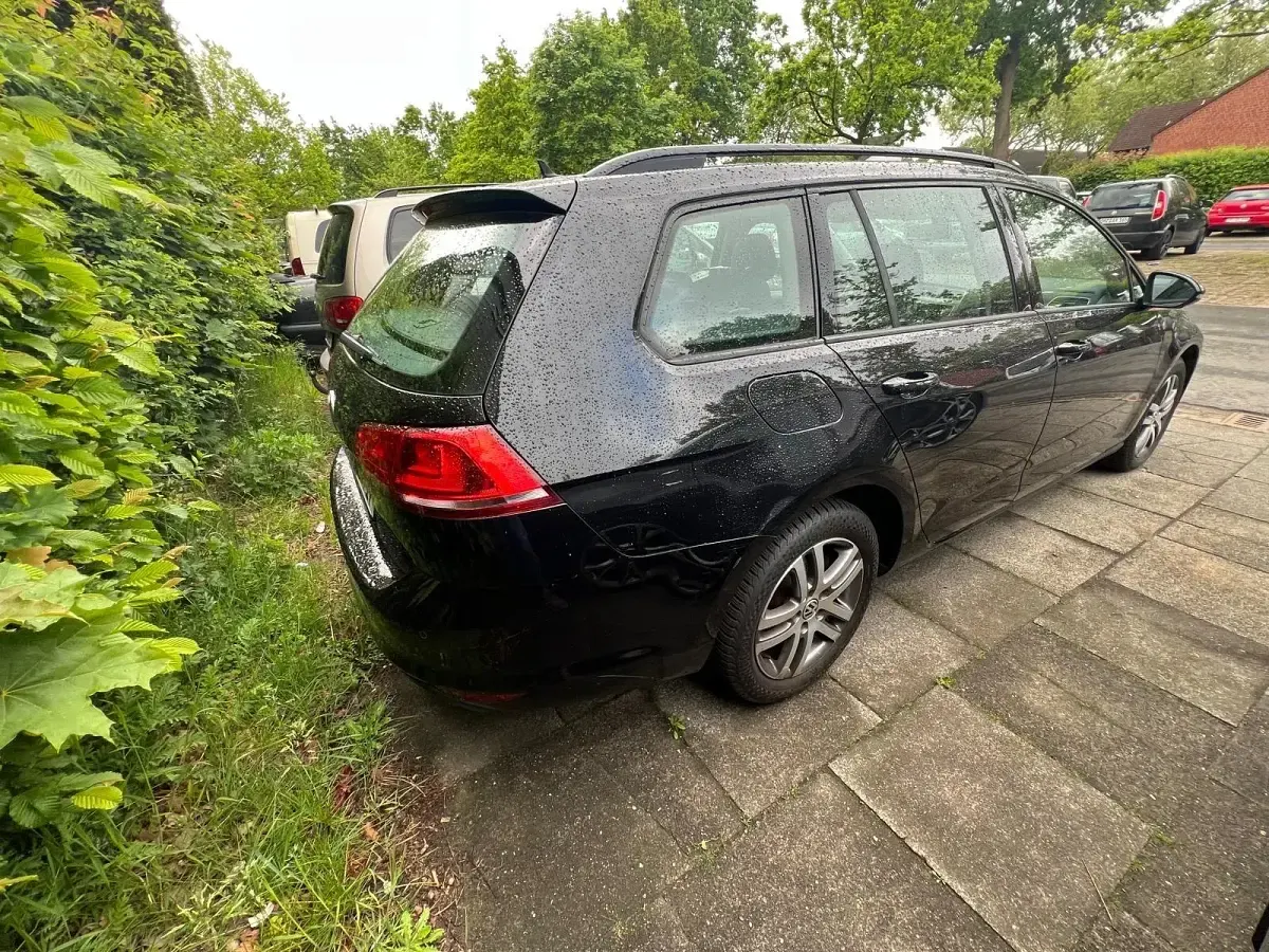 Gebraucht VW Golf VII 105 PS (77 kW) 2014 Schwarz Kombi