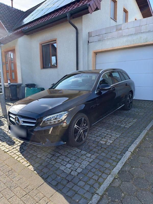 Gebraucht Mercedes C300e 306 PS (225 kW) 2020 Schwarz Kombi