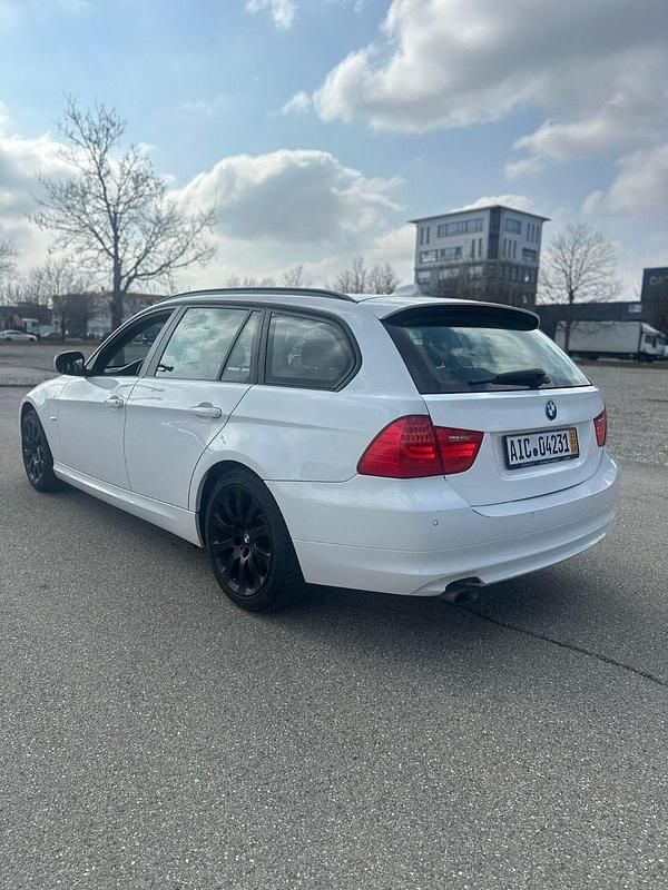 Gebraucht BMW 316 116 PS (85 kW) 2011 Weiß Kombi