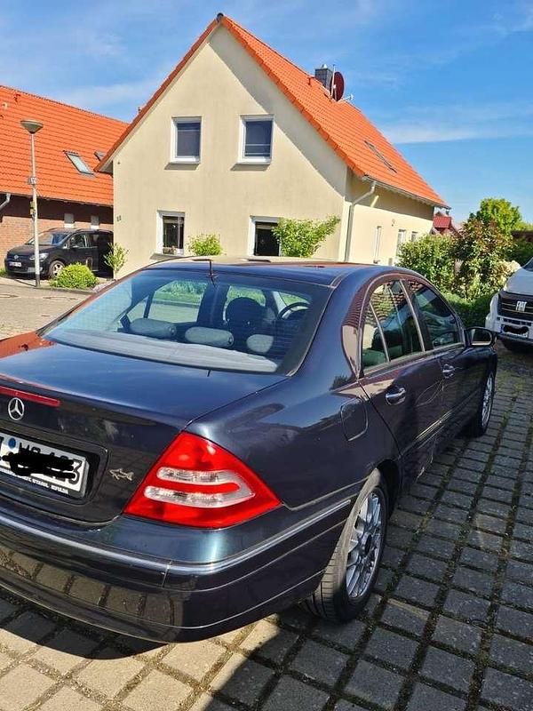 Second-hand Mercedes C220 Elegance 143 CP (105 kW) 2002 Berlinǎ