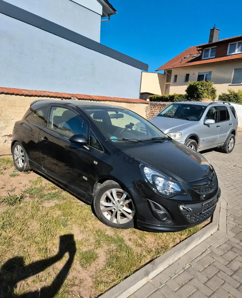 Second-hand Opel Corsa 120 CP (88 kW) 2014 Negru Hatchback