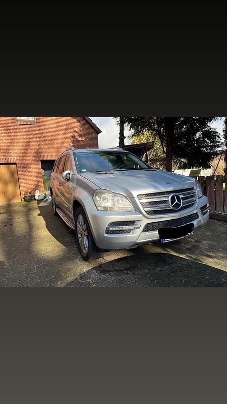 Silber Gebraucht 2010 Mercedes GL350 SUV | 19.970 € - Bild 1/4