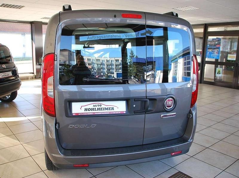 Gebraucht Fiat Doblò 105 PS (77 kW) 2023 Nr. 695/graumet. (metallic) Van / Kleinbus