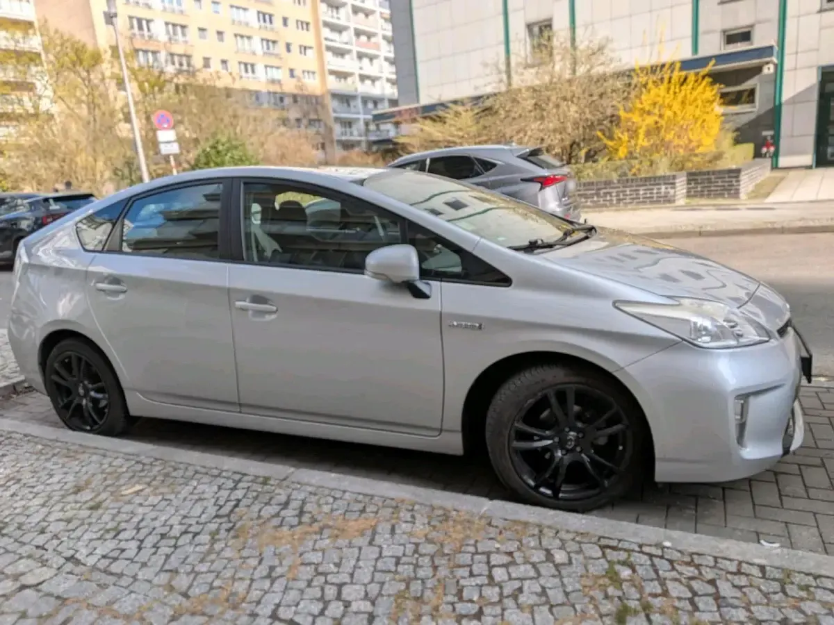 Gebraucht Toyota Prius 136 PS (100 kW) 2012 Grau Limousine